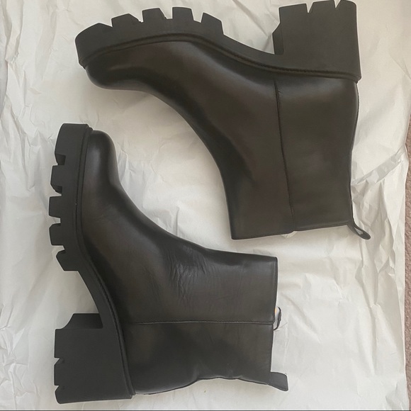 Zara low heeled leather ankle boots lug sole - Picture 4 of 5